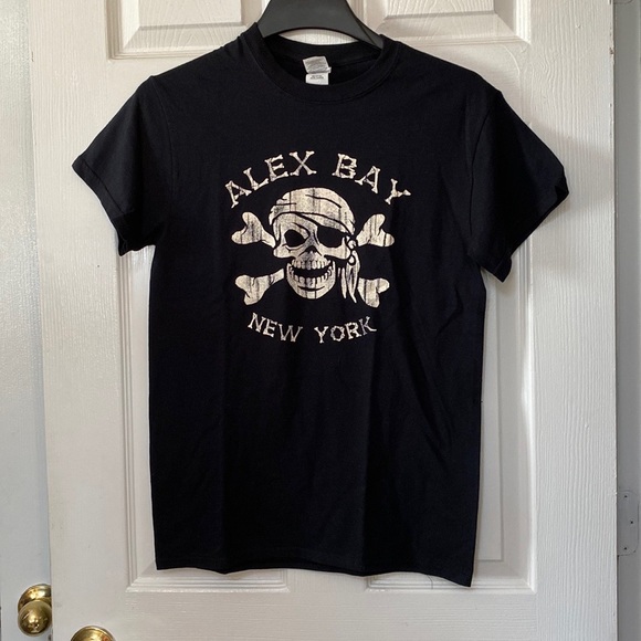 Vintage Tops - Souvenir Alex Bay New York Black Pirate Skull Tee Shirt